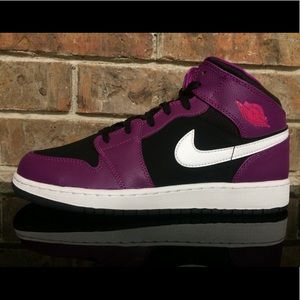 Nike Air Jordan 1 Mid GG New Sz 7Y Black/ Purple